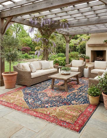 10' x 14' Easy-Clean Traditional Indoor / Outdoor Rug