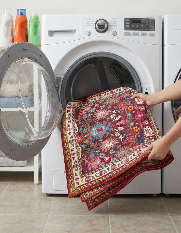 Detail image of  8' x 8'  Washable Fleur Square Rug