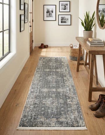 2' 7 x 10' Santiago Runner Rug