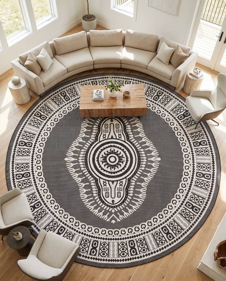 Detail image of 12' x 12' Easy-Clean Traditional Indoor / Outdoor Round Rug