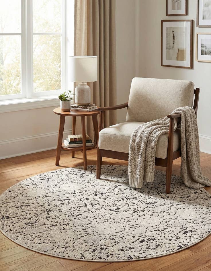 Detail image of  4' x 4' Amulet Round Rug