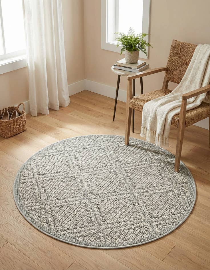 Detail image of  3' 1 x 3' 1  Washable Lattice Indoor / Outdoor Round Rug