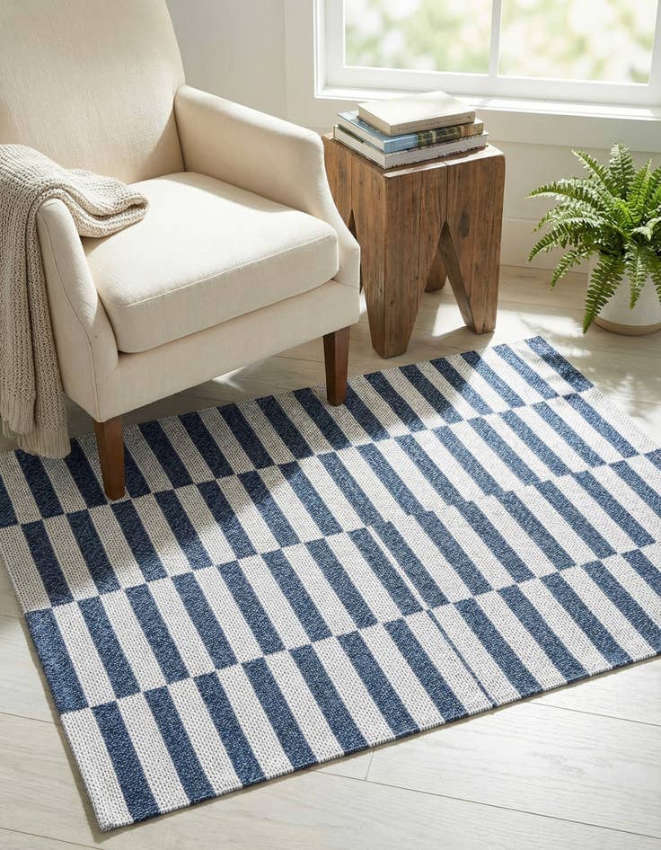 Detail image of  2' 2 x 3' Georgia Rug