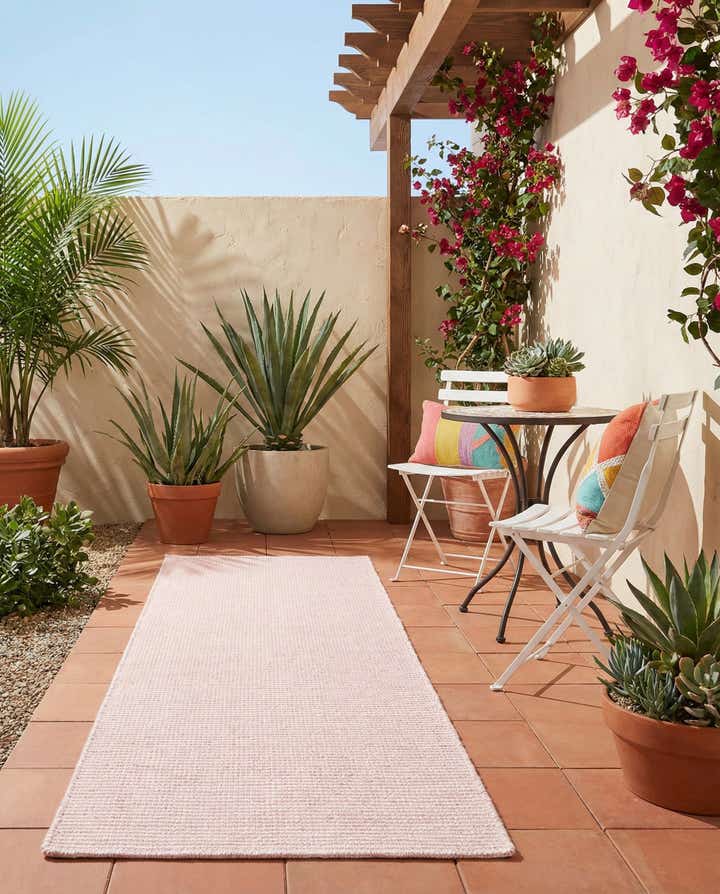 2' x 6' 1 Easy-Clean Jill Zarin Palm Springs Indoor / Outdoor Runner Rug