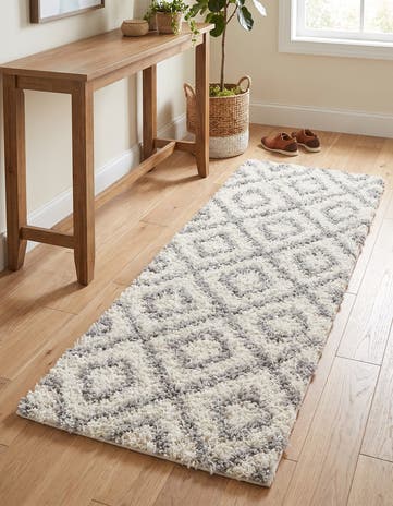 2' x 5' Lattice Shag Runner Rug