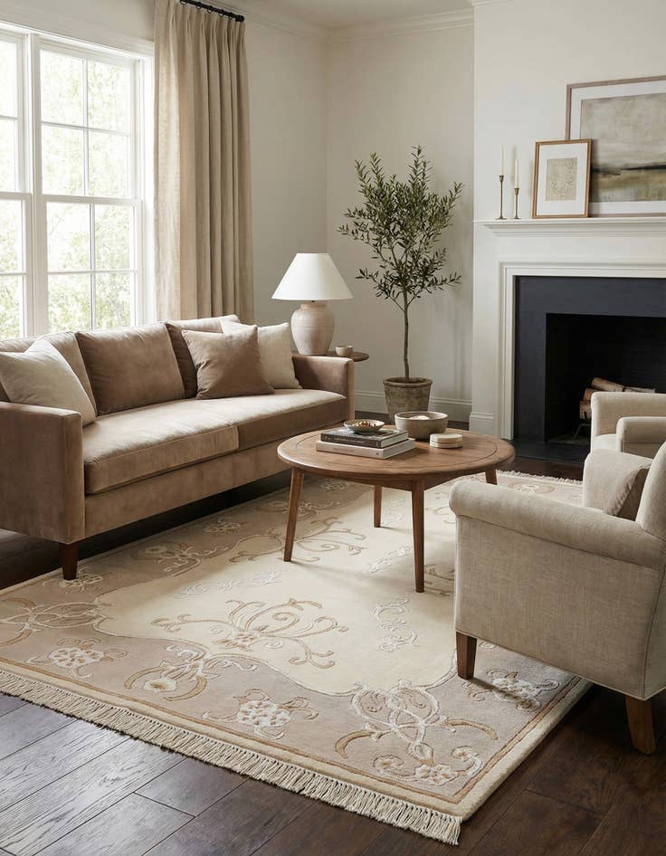 Detail image of 3' 11 x 5' 11  Hand Knotted Darya Wool Rug