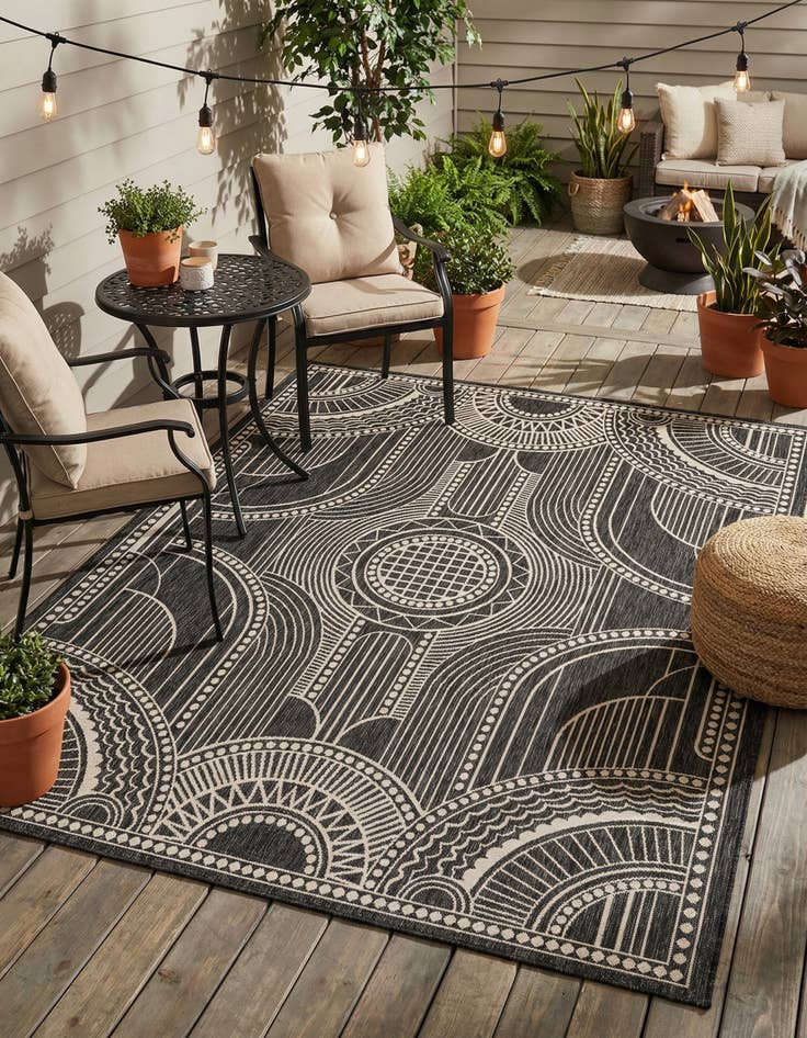 Detail image of 7' 10 x 10' Easy-Clean Traditional Indoor / Outdoor Rug