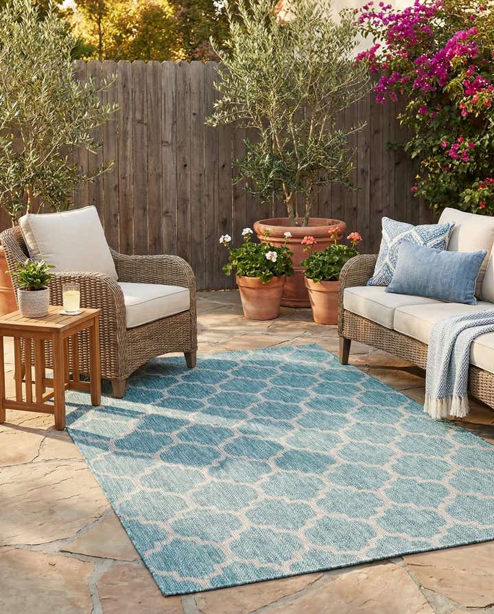 6' x 9' Easy-Clean Lattice Indoor / Outdoor Rug