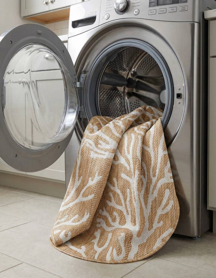 Detail image of  3' x 3'  Washable Coastal Indoor / Outdoor Round Rug