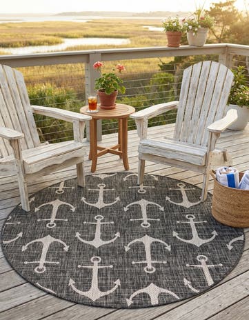 5' 3 x 5' 3 Easy-Clean Coastal Indoor / Outdoor Round Rug