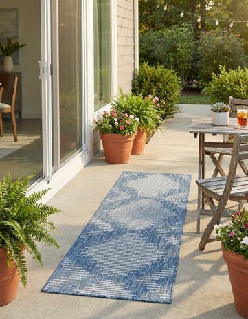 2' x 6' Easy-Clean Modern Indoor / Outdoor Runner Rug