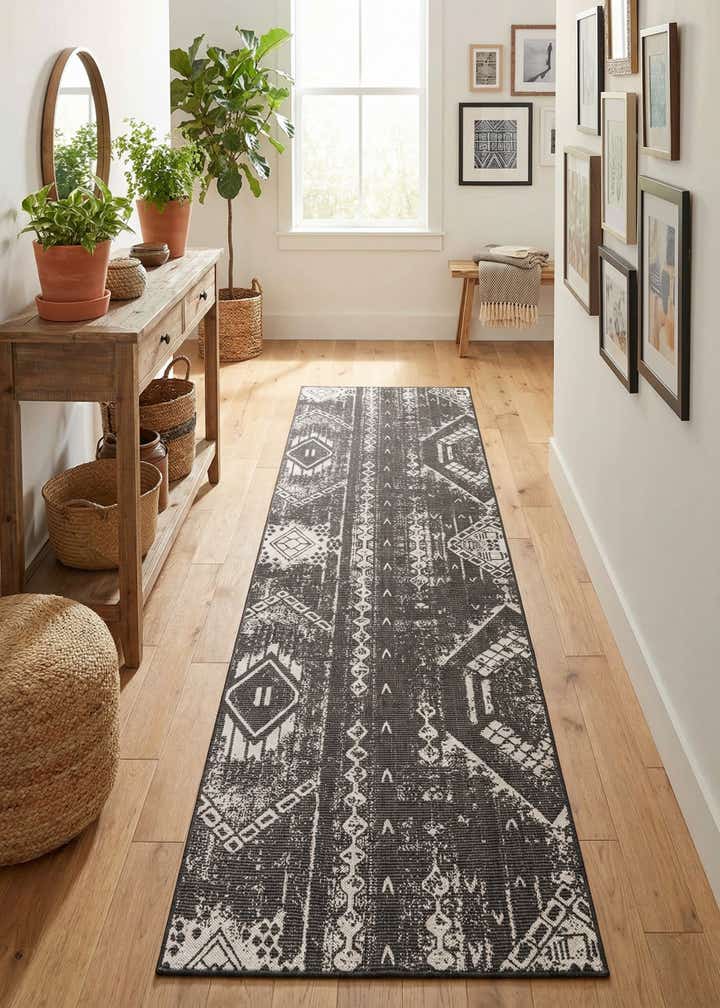 3' 3 x 14' Easy-Clean Bohemian Indoor / Outdoor Runner Rug