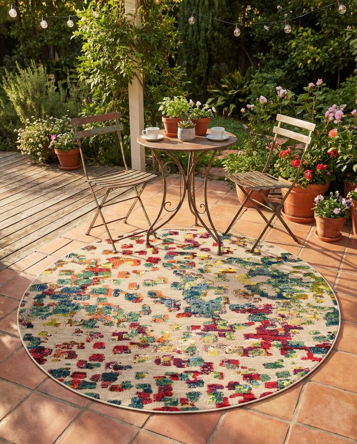 Detail image of 6' x 6' Easy-Clean Casablanca Indoor / Outdoor Round Rug