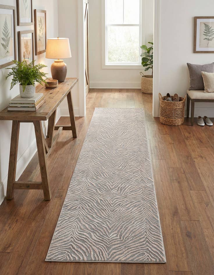 Detail image of 2' x 9' 10 Finsbury Runner Rug