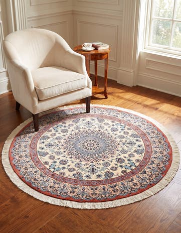 5' 3 x 5' 3 Nain Round Rug