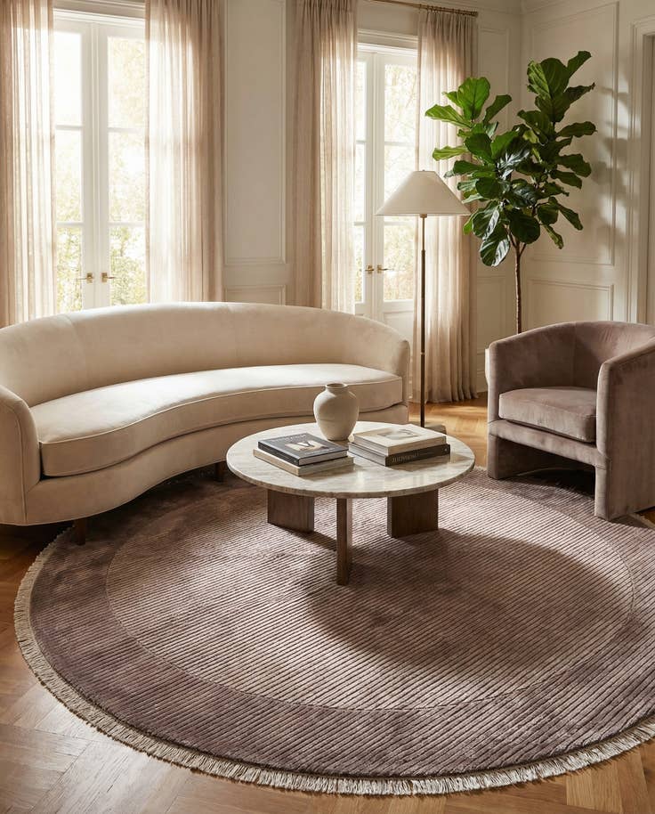 Detail image of 6' 7 x 6' 7 Hand Knotted Darya Wool Round Rug