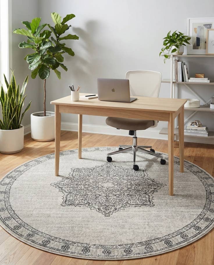 Detail image of 6' x 6' Nyla Round Rug