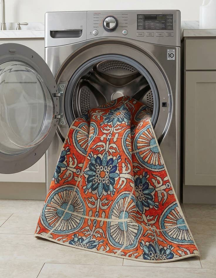 Detail image of 7' x 10'  Washable Casablanca Rug