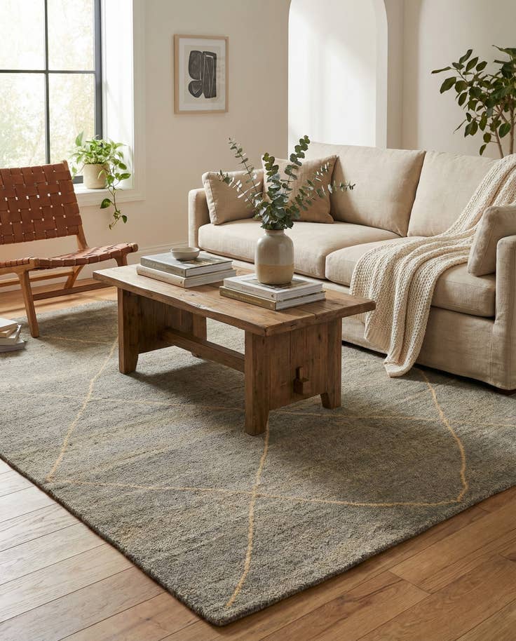 Detail image of 4' 7 x 6' 8 Hand Knotted Darya Wool Rug