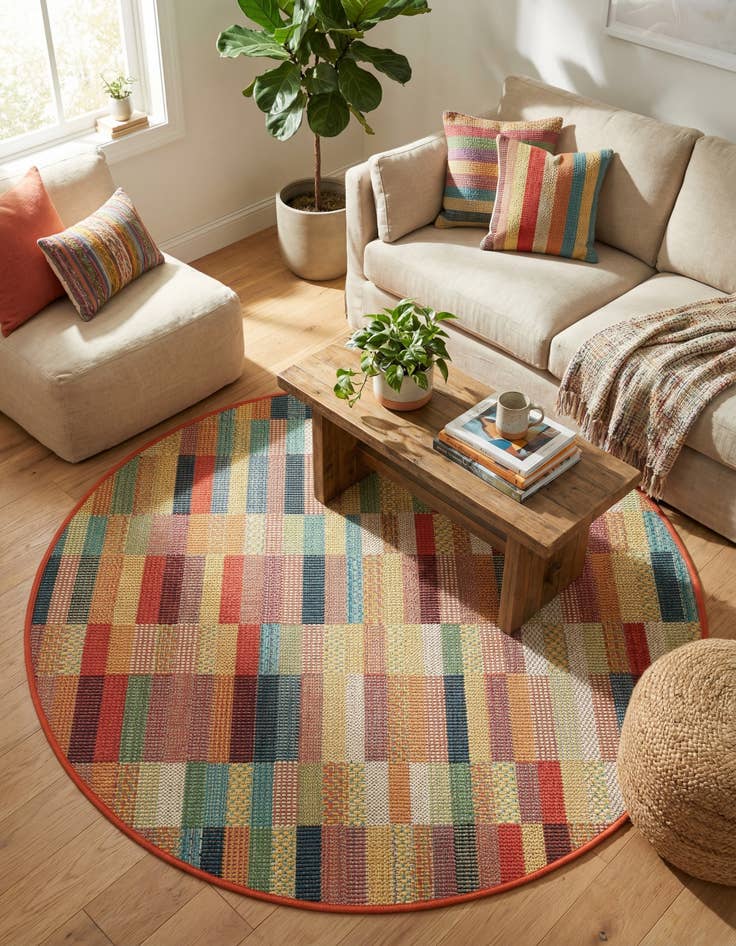 Detail image of 4' 1 x 4' 1 Easy-Clean Baja Indoor / Outdoor Round Rug