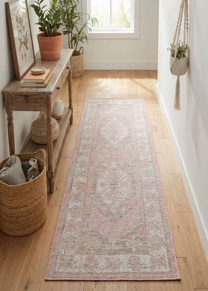 2' x 6' Easy-Clean Traditional Indoor / Outdoor Runner Rug