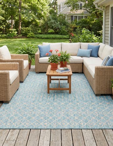 9' x 12' Easy-Clean Lattice Indoor / Outdoor Rug