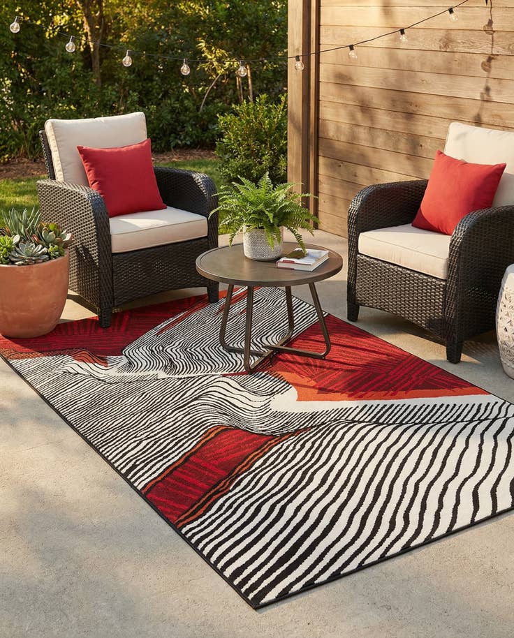 Detail image of 5' x 8' Easy-Clean Modern Indoor / Outdoor Rug