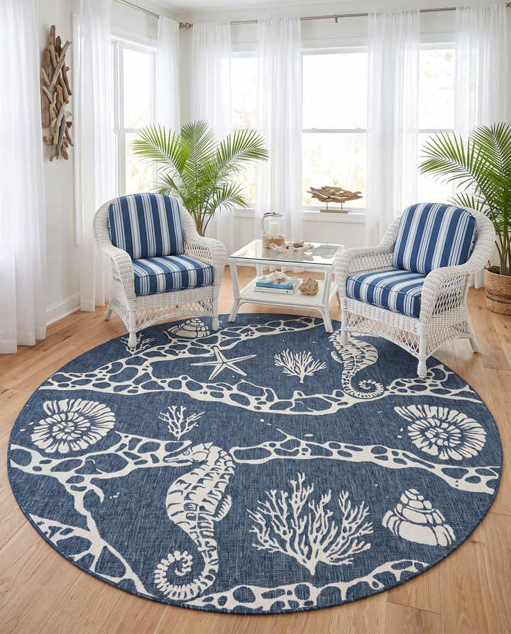 7' 10 x 7' 10 Easy-Clean Coastal Indoor / Outdoor Round Rug