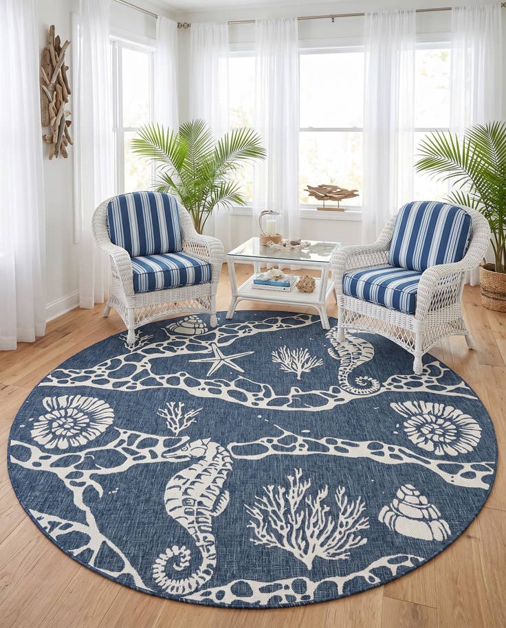Detail image of 7' 10 x 7' 10 Easy-Clean Coastal Indoor / Outdoor Round Rug