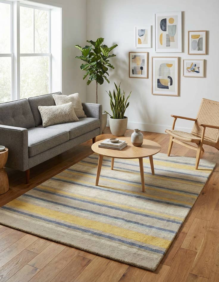 Detail image of 4' x 5' 7 Luna Wool Rug