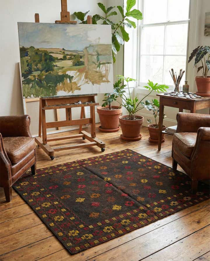 3' 10 x 4' 3 Hand Knotted Sumak Wool Square Rug