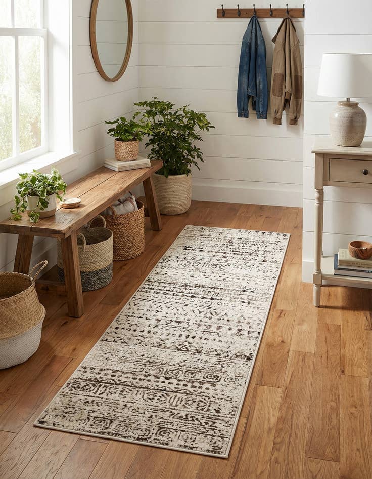 Detail image of 2' x 5' Hermitage Runner Rug