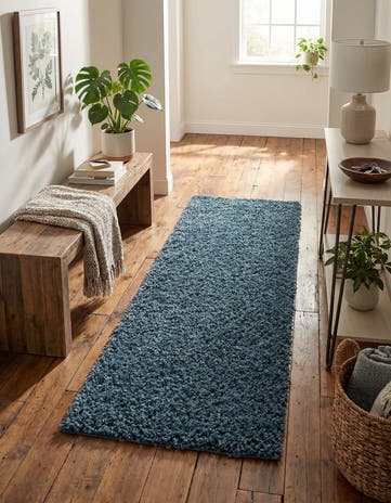 2' 7 x 10' Zermatt Shag Runner Rug