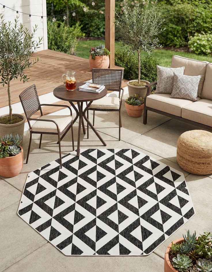 Detail image of 7' 10 x 7' 10  Washable Jill Zarin Napa Indoor / Outdoor Octagon Rug