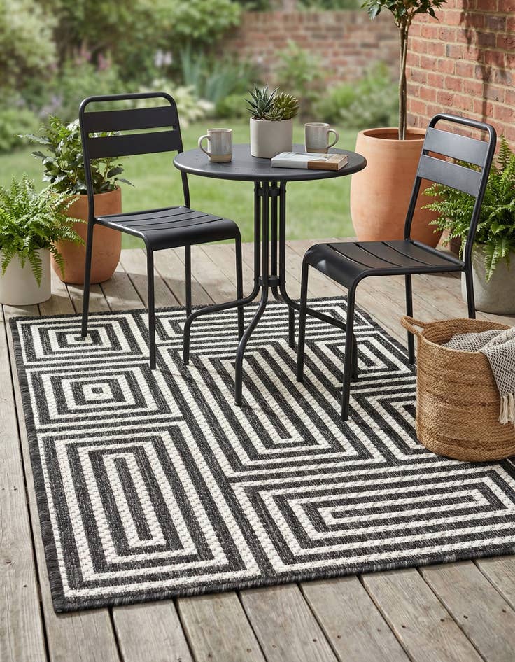 Detail image of 2' x 3'  Washable Modern Indoor / Outdoor Rug