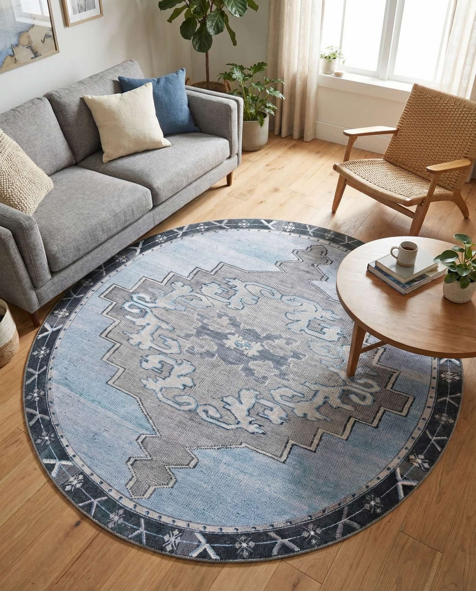 7' 7 x 7' 7 Washable Timeless Round Rug