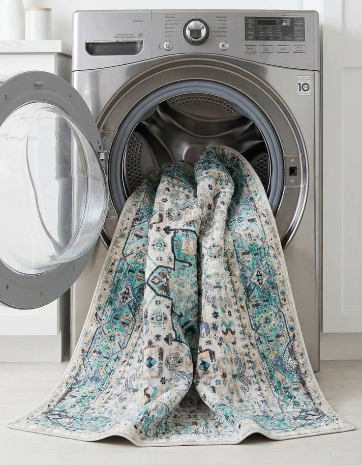 Detail image of 7' 10 x 7' 10  Washable Yara Square Rug