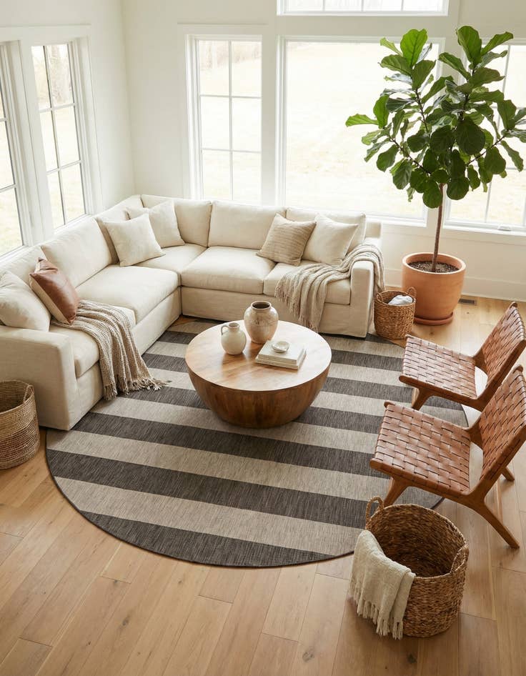 Detail image of 13' x 13'  Washable Striped Indoor / Outdoor Round Rug