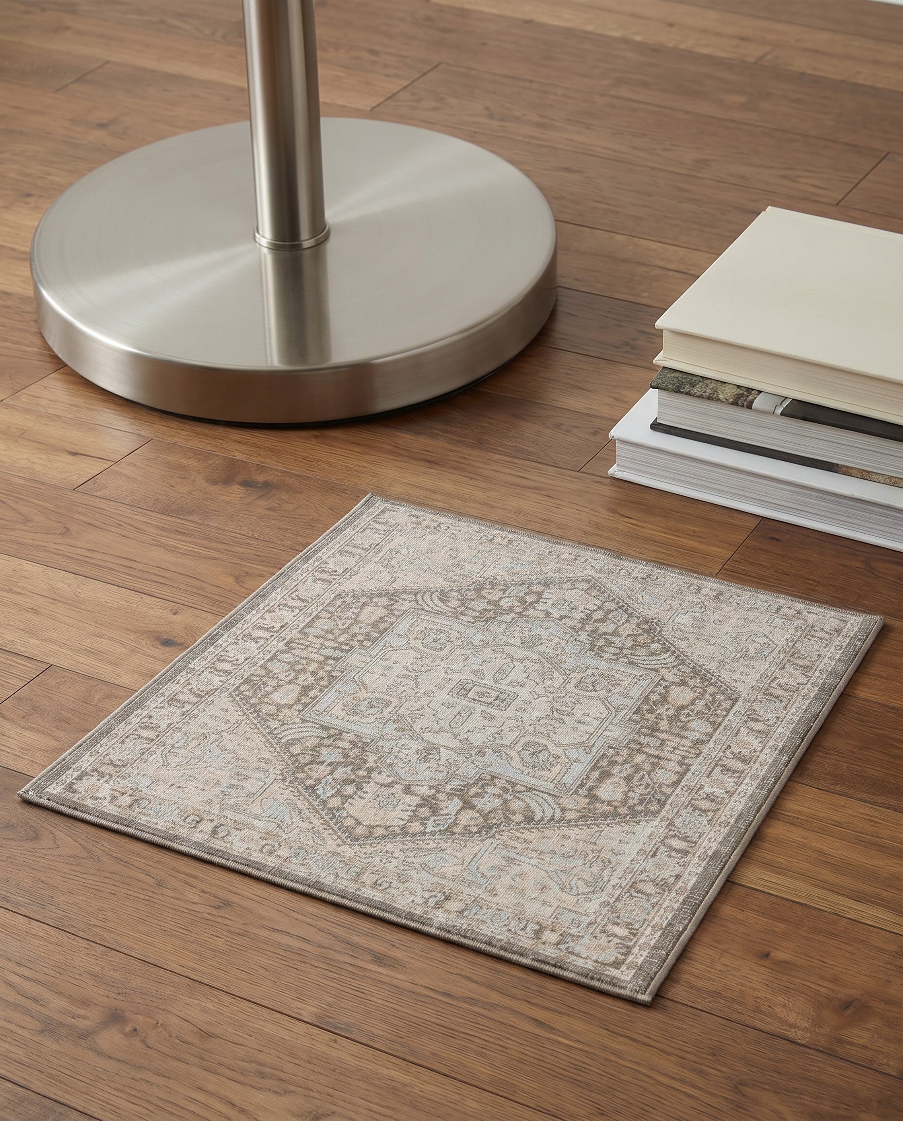 1' 4 x 1' 4 Whitney Sample Rug