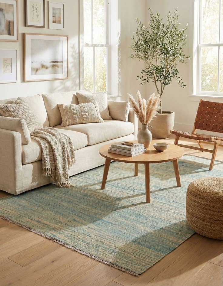 Detail image of 3' 10 x 6'  Hand Woven Kilim Modern Wool Rug