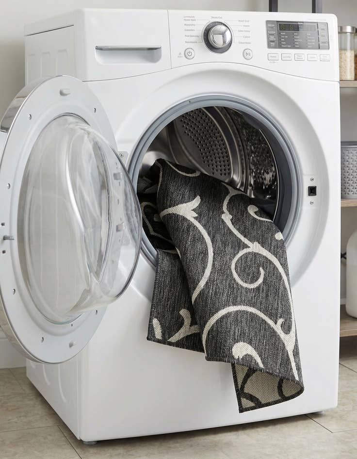 Detail image of 5' 3 x 8'  Washable Botanical Indoor / Outdoor Rug