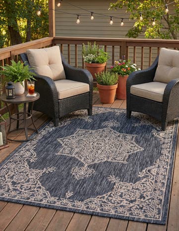 4' x 6' Easy-Clean Traditional Indoor / Outdoor Rug