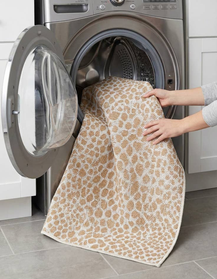 Detail image of 2' x 3'  Washable Jill Zarin Cape Town Indoor / Outdoor Rug