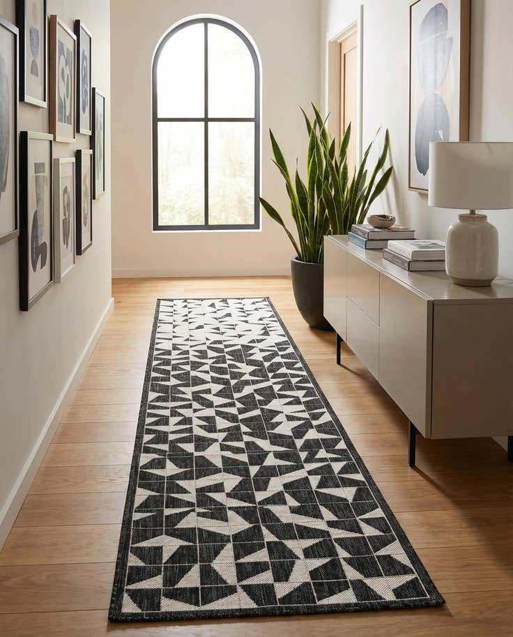 Detail image of 2' 7 x 12' Easy-Clean Modern Indoor / Outdoor Runner Rug