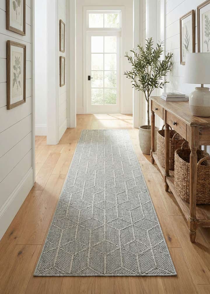 2' x 8' Easy-Clean Trellis Indoor / Outdoor Runner Rug