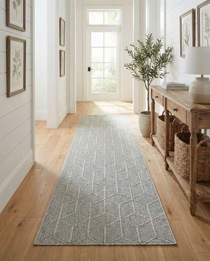 2' x 8' Easy-Clean Trellis Indoor / Outdoor Runner Rug