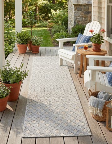 2' x 8' Easy-Clean Trellis Textured Indoor / Outdoor Runner Rug