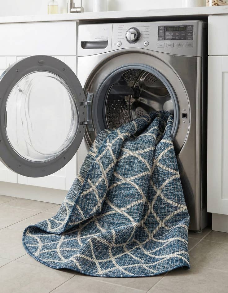 Detail image of 3' x 3'  Washable Trellis Indoor / Outdoor Round Rug