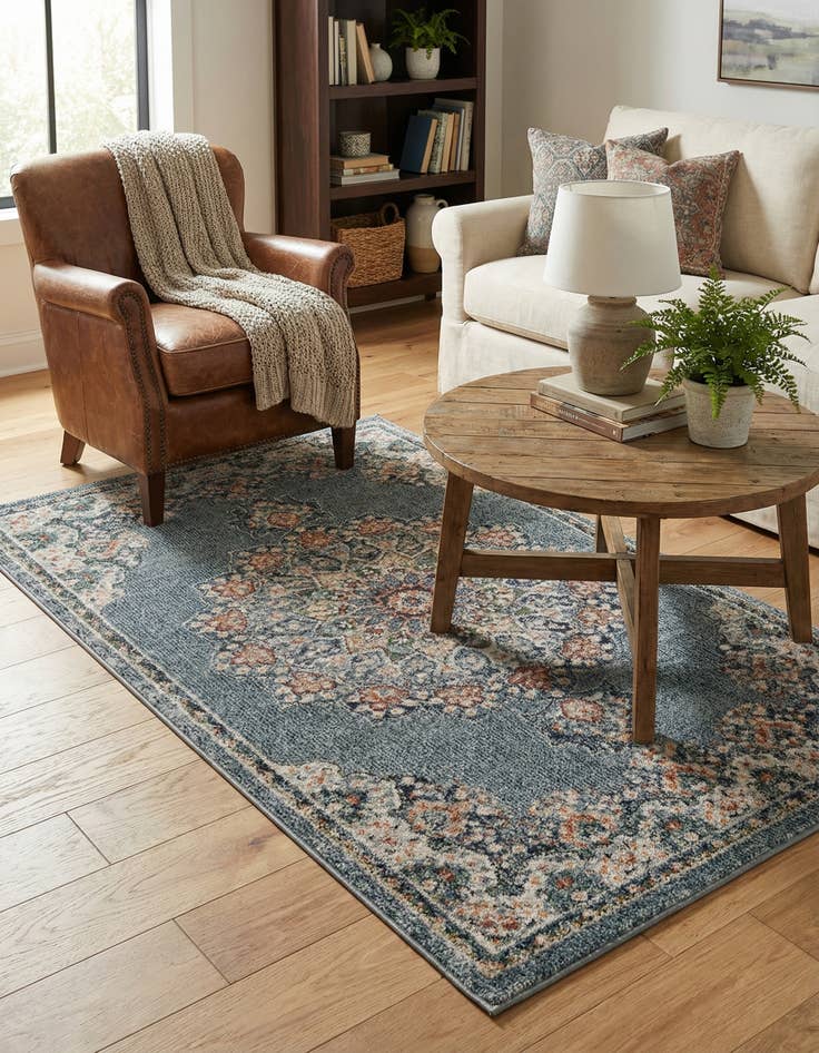 Detail image of 3' 3 x 5' 3 Isabella Rug