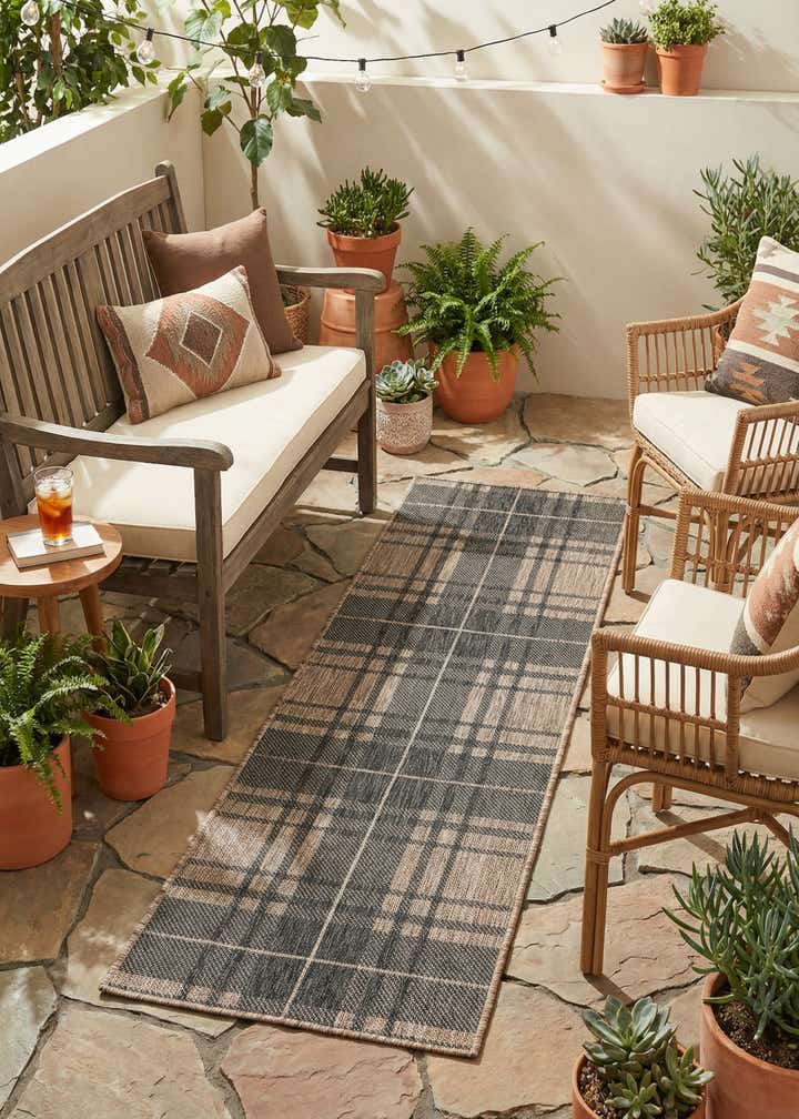 2' x 6' Easy-Clean Checkered Indoor / Outdoor Runner Rug